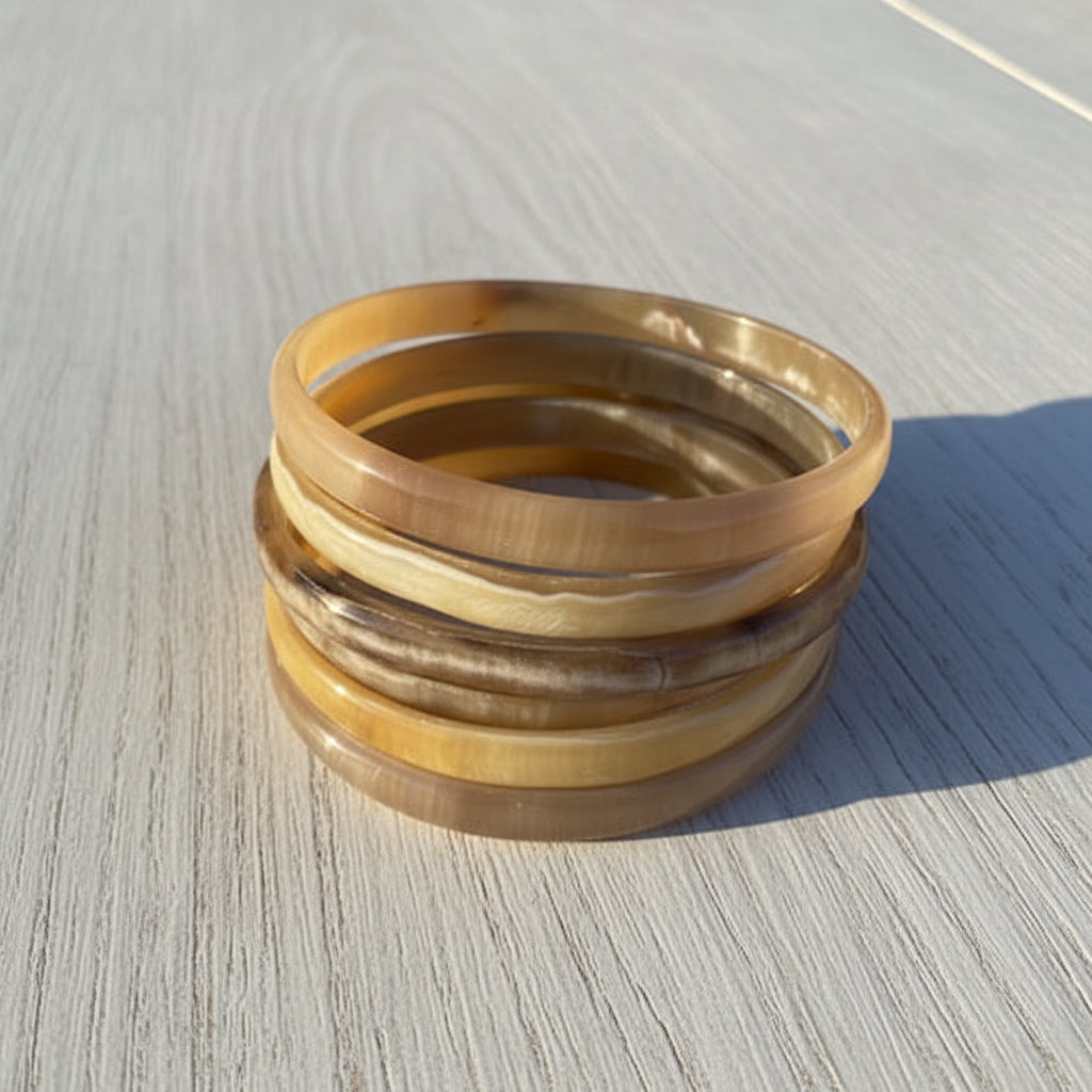 bracelet en corne au design élégant et naturel 