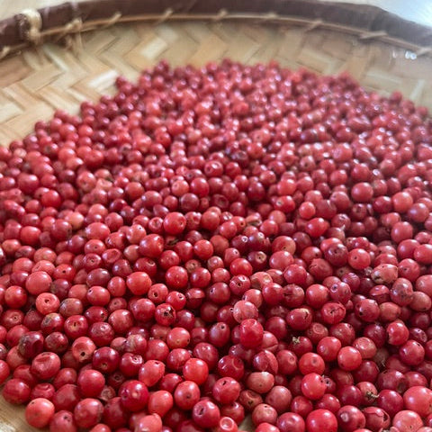 Baies roses prémium de Madagascar sélectionnées avec soin 