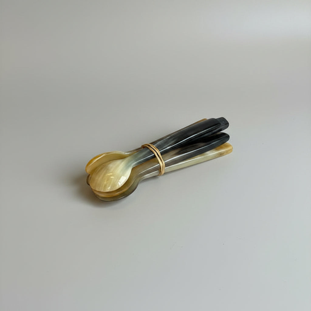 Petites cuillères en corne de zébu - 12 cm